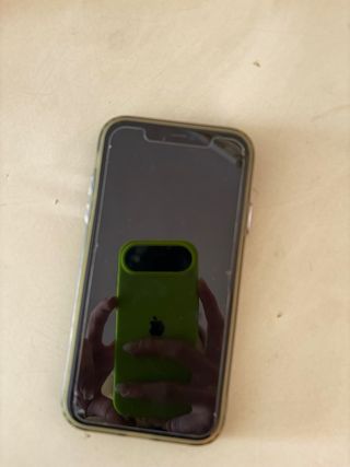 iPhone 11 Lila con 10 custodie!!!!!