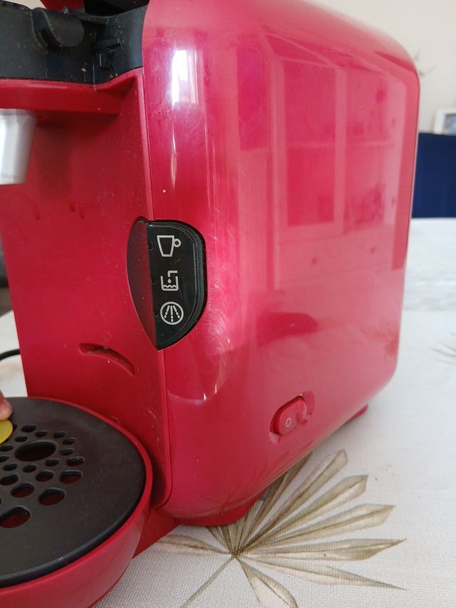 Cafetera Bosch Tassimo Roja