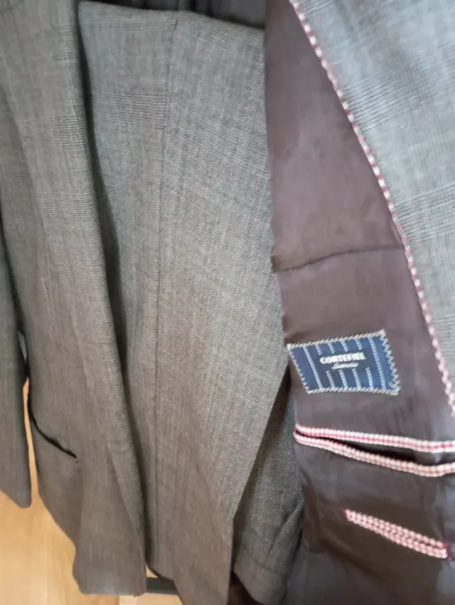 Traje de caballero gris