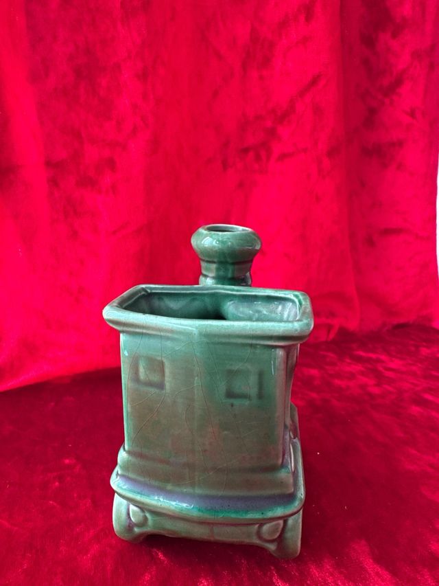 Lapicero de cerámica con forma de tren verde