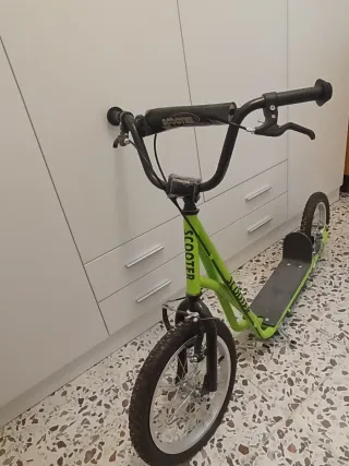 Patinete todoterreno verde