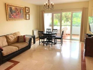 Piso en venta en Nueva Andalucía centro en Marbella