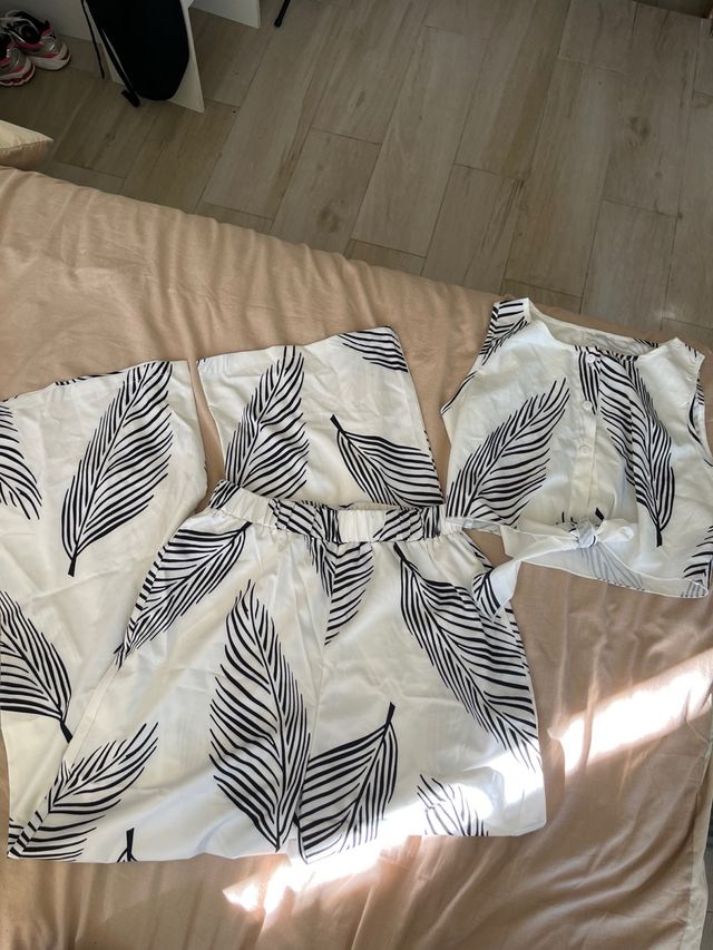 Conjunto estampado hojas