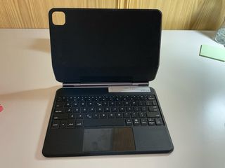 Funda negra con teclado para ipad 10.9-11 pulgadas