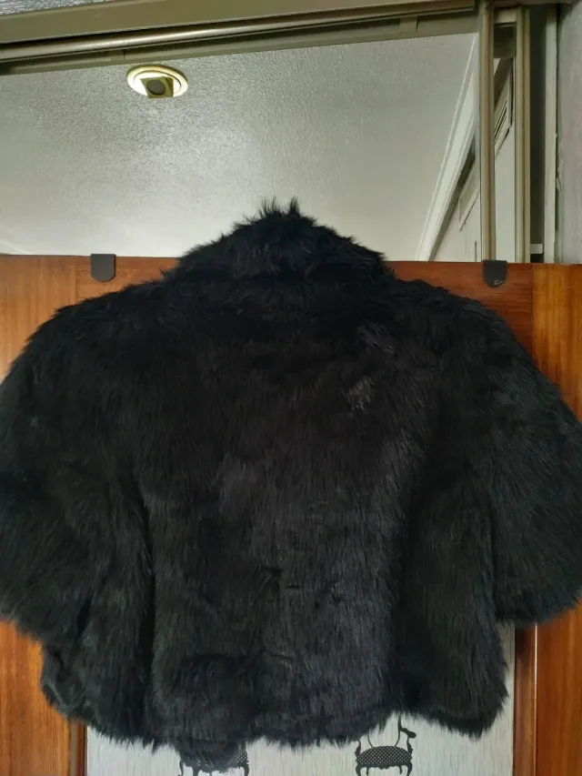 Chaqueta bolero peluda calentita