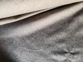 Tessuto in lana colore marrone 