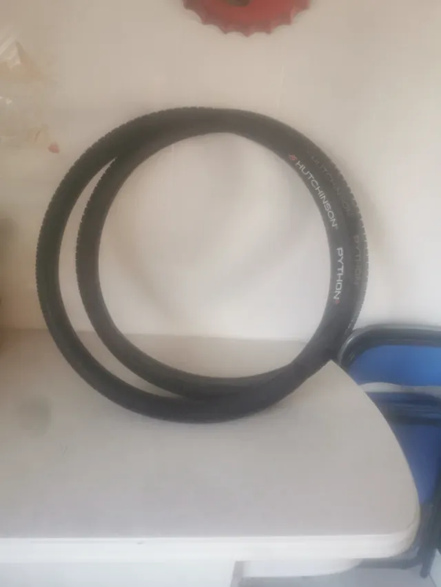 Cubiertas Hutchinson Python 2