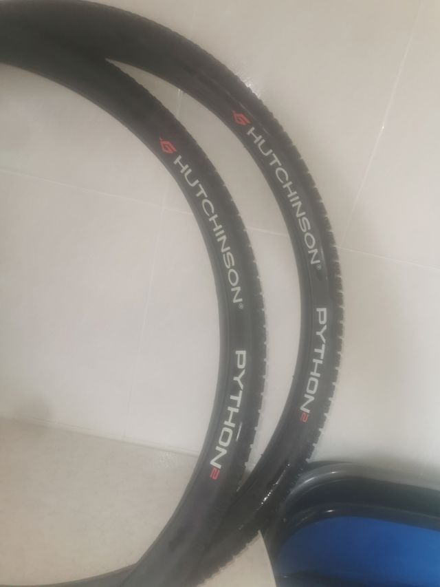 Cubiertas Hutchinson Python 2