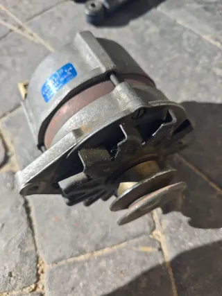Alternador Renault GT Turbo para reparar.