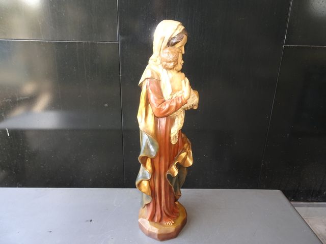 Virgen con Niño figura resina
