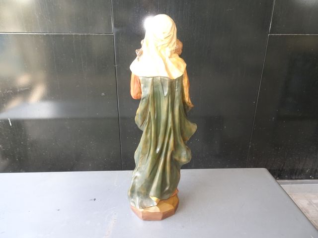 Virgen con Niño figura resina