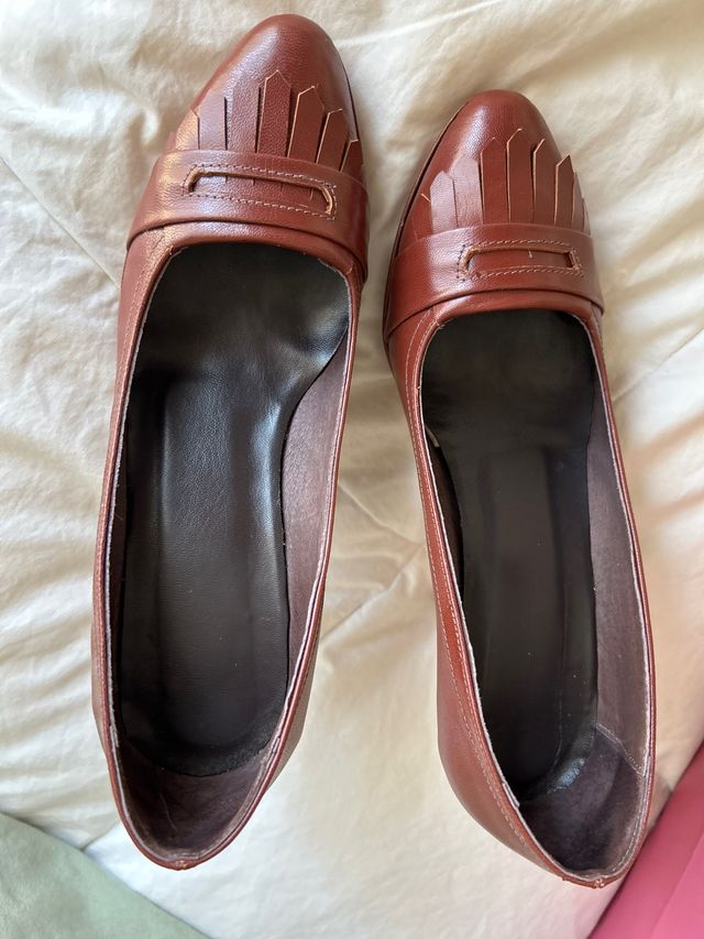 Zapatos de tacón marrones