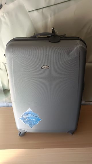Maleta de viaje gris, medidas 70 x 50 x 30