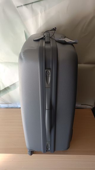 Maleta de viaje gris, medidas 70 x 50 x 30