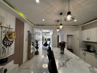 Chalet en venta en Alginet