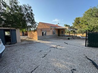 Chalet en venta en Caudete