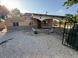 Chalet en venta en Caudete