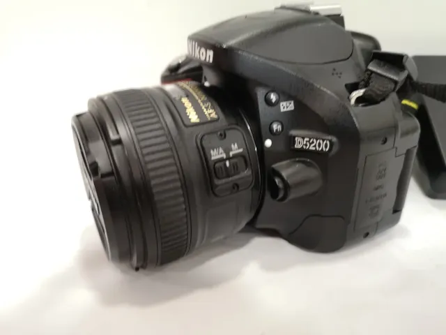 Fotocamera Nikon D5200 + obiettivo da 50 mm