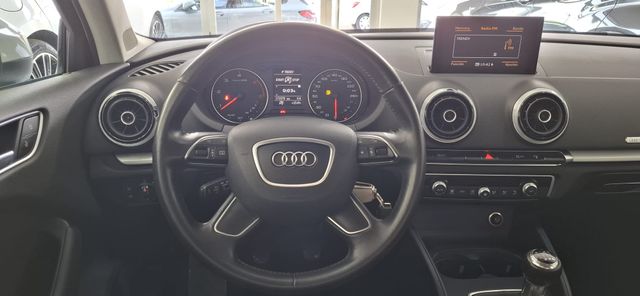 Audi A3 1.6 TDI 110CV ATTRACTION 2016