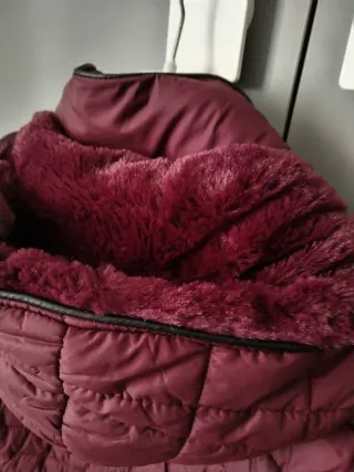 Cazadora acolchada roja talla 40-42