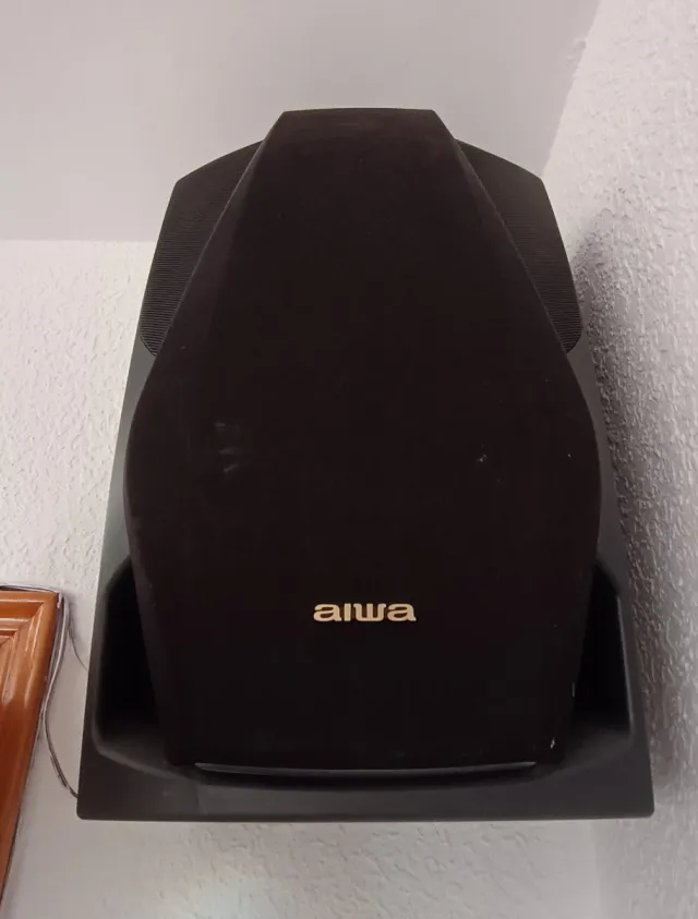 Equipo de música Aiwa con mueble Venta en persona.