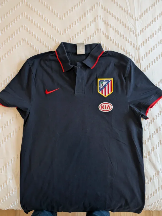 Polo Atlético de Madrid Talla L en perfecto estado