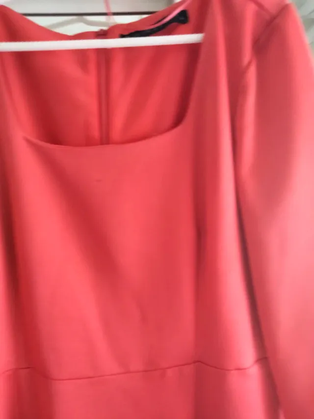 Abito da donna in corallo