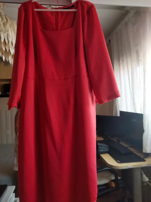 Abito da donna in corallo