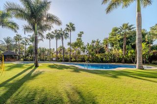 Piso en venta en Puerto Banús en Marbella