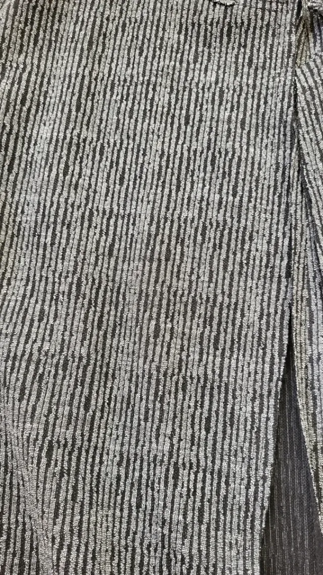 Blazer grigio e nero con toppe