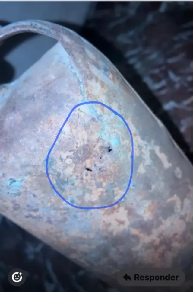 Cencerro antiguo de metal