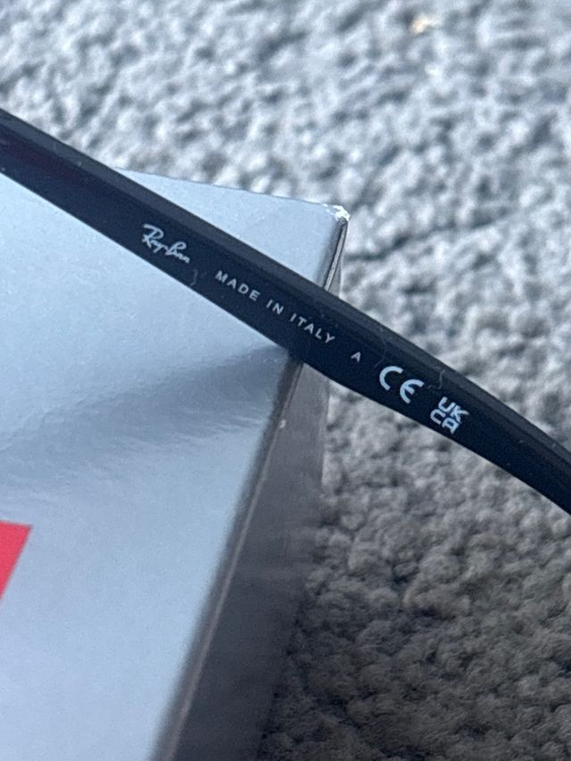 Gafas de Sol Ray-Ban Negro y Dorado