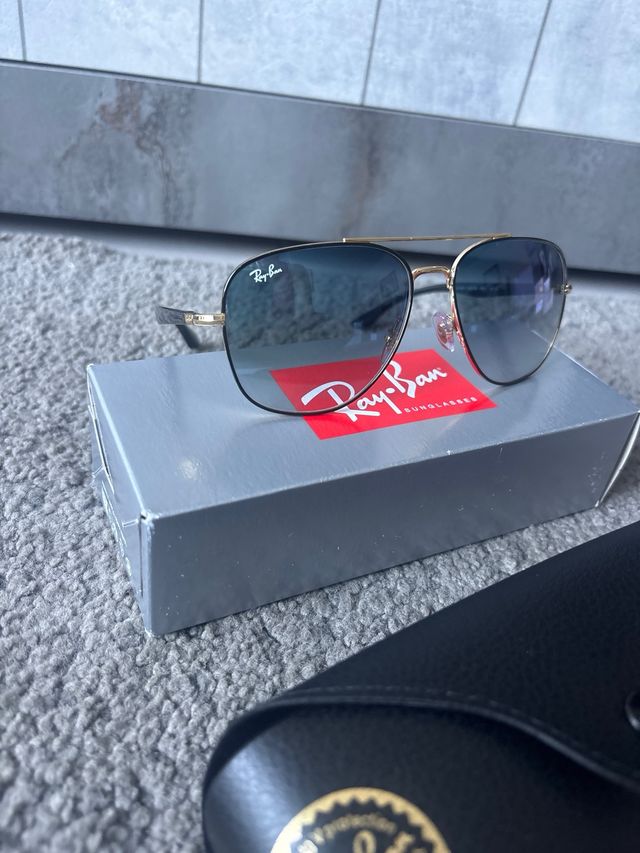 Gafas de Sol Ray-Ban Negro y Dorado
