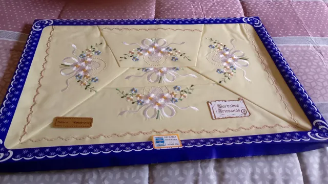 Precioso Juego Sábanas Matrimonio Bordado a mano.