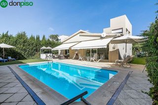 Chalet en venta en Residencial Triana - Barrio Alto en Gabias (Las)