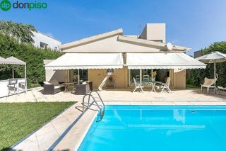 Chalet en venta en Residencial Triana - Barrio Alto en Gabias (Las)