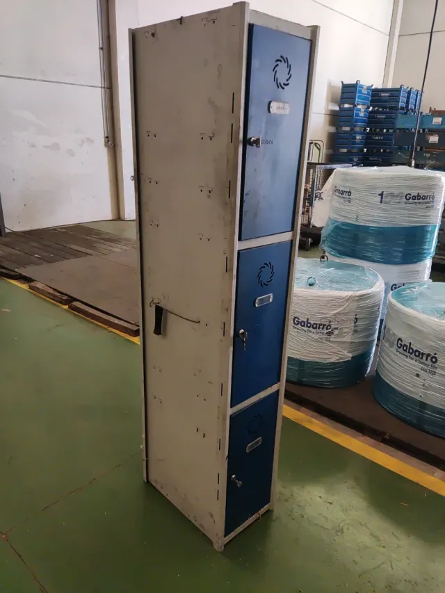 Taquilla 3 puertas azul y gris