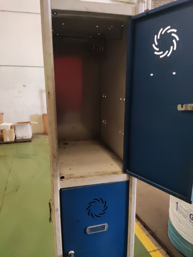 Taquilla 3 puertas azul y gris