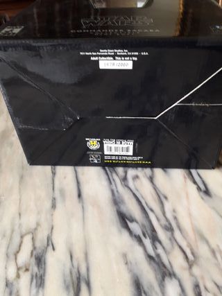 Busto gigante gentile del comandante Bacara di Star Wars