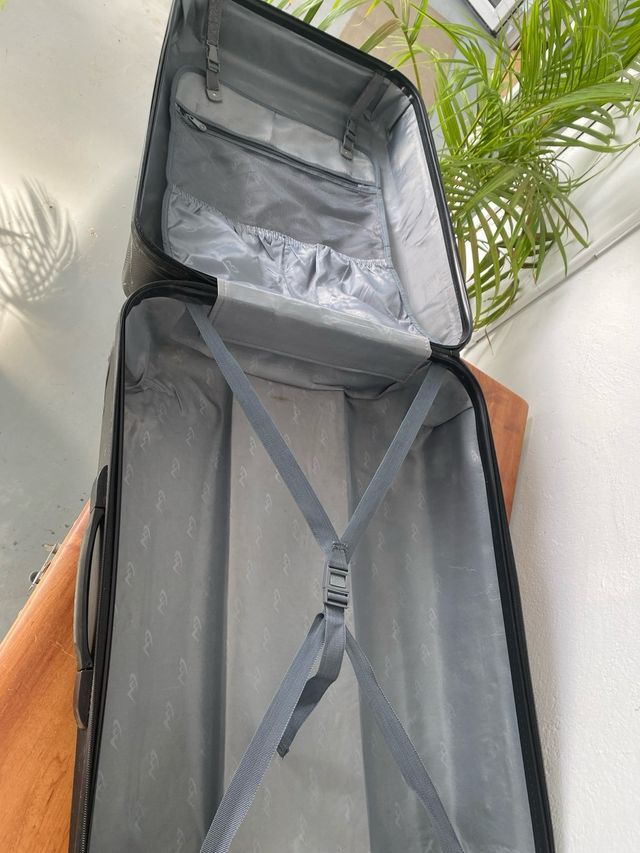 Maleta Grande Negra 70x46x28