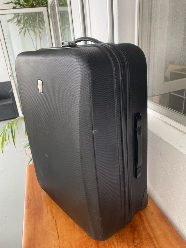 Maleta Grande Negra 70x46x28