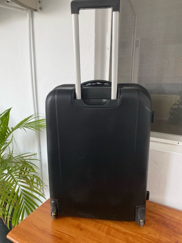 Maleta Grande Negra 70x46x28