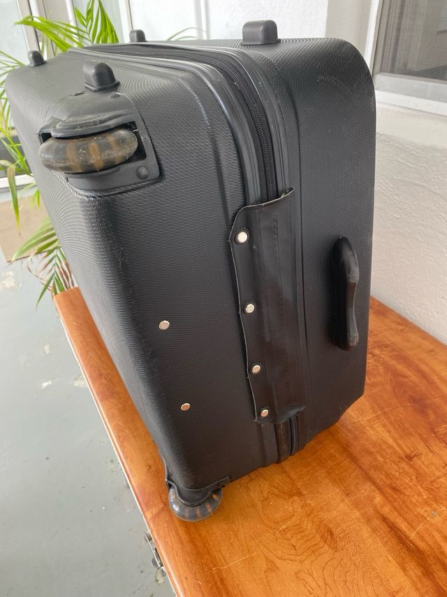 Maleta Grande Negra 70x46x28