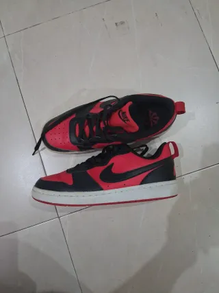 Zapatillas Nike Rojas y Negras