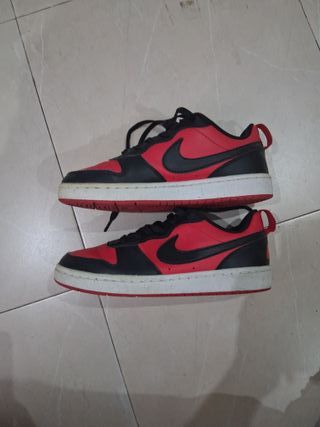 Zapatillas Nike Rojas y Negras