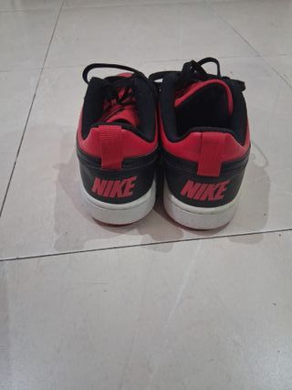 Zapatillas Nike Rojas y Negras