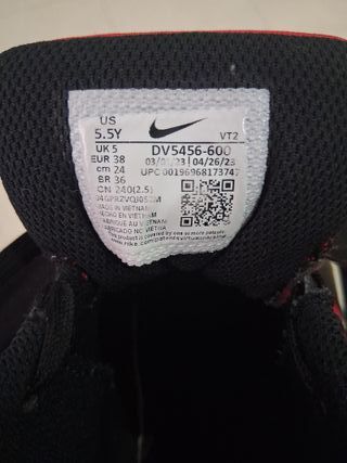 Zapatillas Nike Rojas y Negras