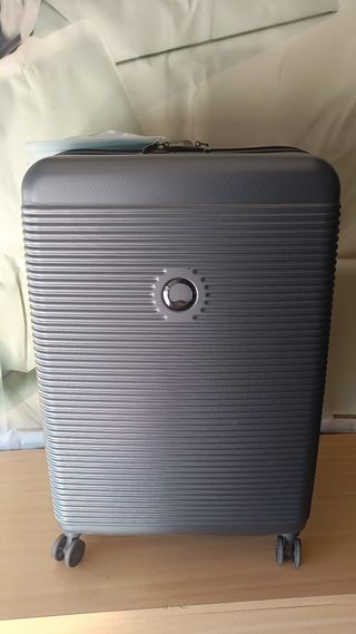 Maleta de viaje gris, medidas 70 x 50 x 30