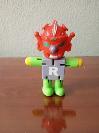 Muñeco Robot Rojo y Verde
