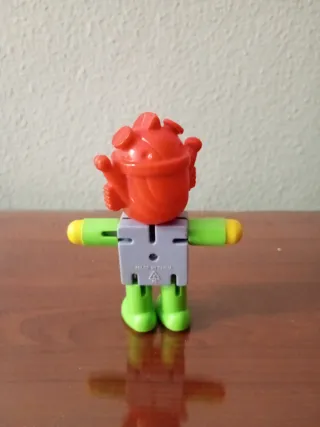 Muñeco Robot Rojo y Verde